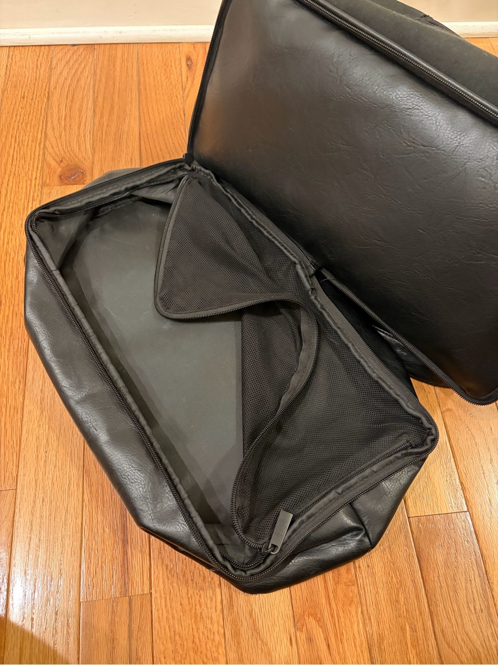 BÉIS The Weekender Bag Black Structured Bottom Compartment Laptop Sleeve - Picture 11 of 15